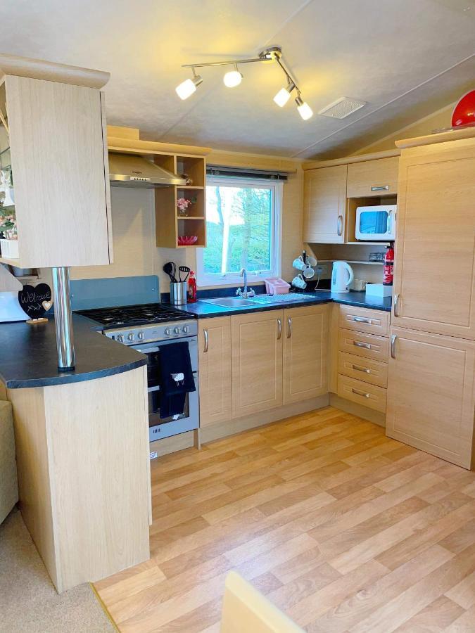 Caravan For Rent At Tattershall Holiday Park Exterior photo