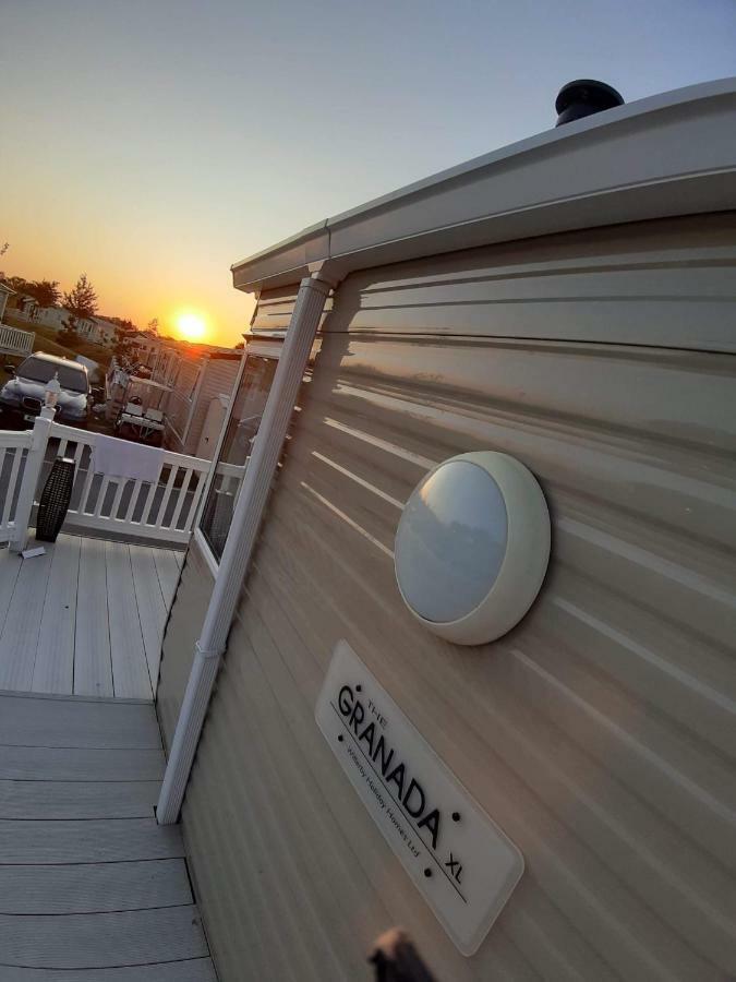 Caravan For Rent At Tattershall Holiday Park Exterior photo